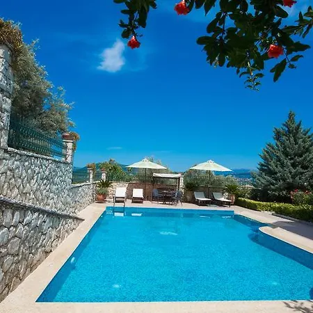 Apartment Pirofani